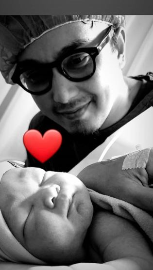 Ratu Tika Bravani 'Denok TOP' melahirkan anak pertama