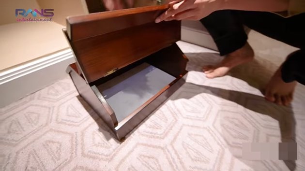 10 Penampakan kamar hotel Raffi Ahmad & Gigi di Madrid, mewah