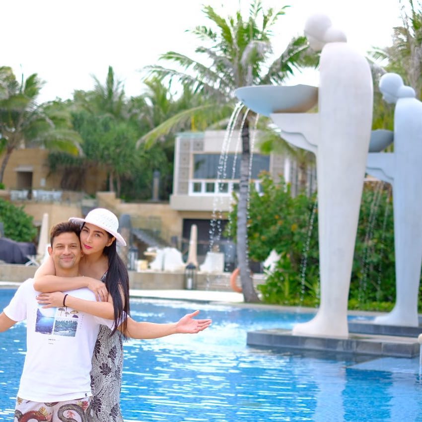 Rumah tangga diisukan retak, ini 10 momen manis Lucky Perdana & istri