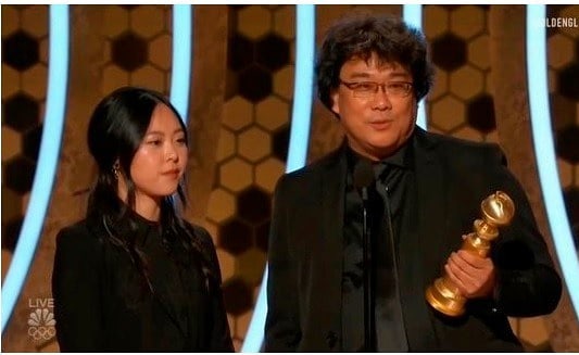 10 Potret Sharon Choi, translator curi perhatian Oscar 2020