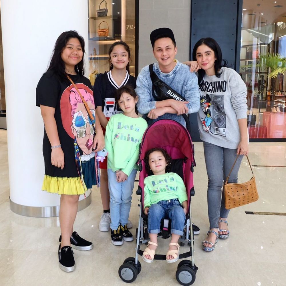 Bocoran biaya pengeluaran bulanan Ussy Sulistiawaty, fantastis