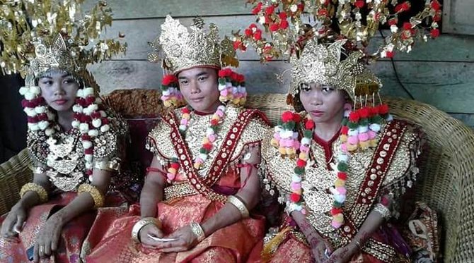 6 Kisah pernikahan unik seorang pria dengan 2 mempelai perempuan