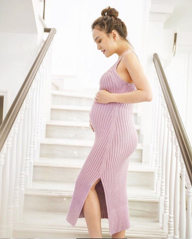 Pesona 9 seleb hamil anak pertama, siap jadi mama muda di 2020