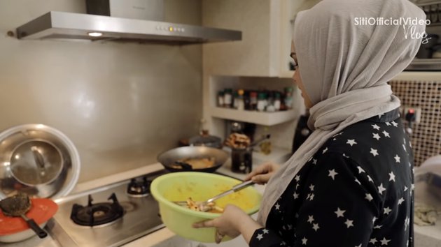 9 Potret dapur rumah Siti Nurhaliza, mewah tapi ada wajan gosong