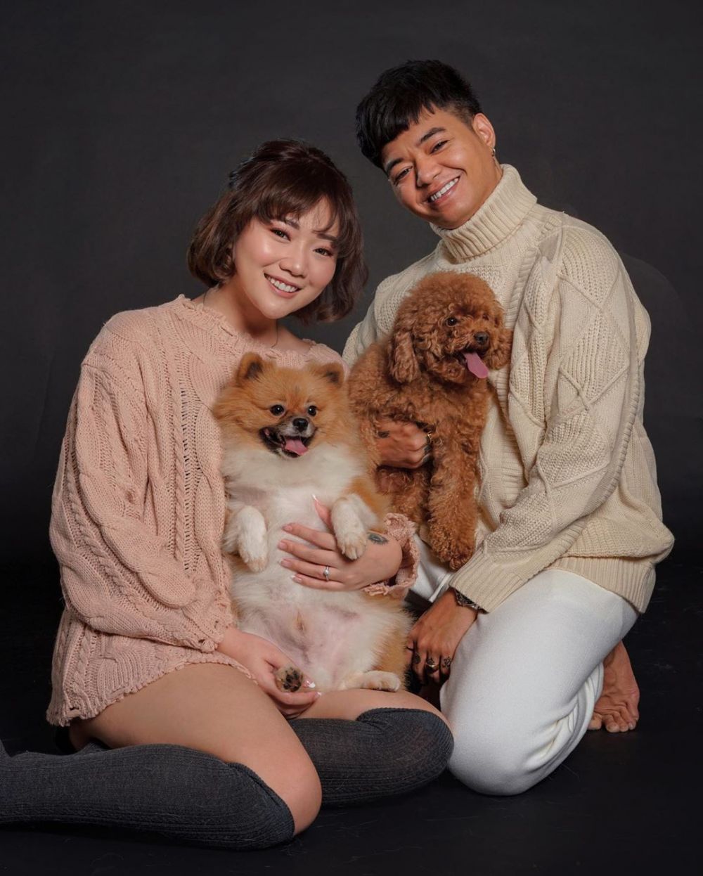 6 Potret prewedding Reza Arap & Wendy Walters bareng anjing lucu