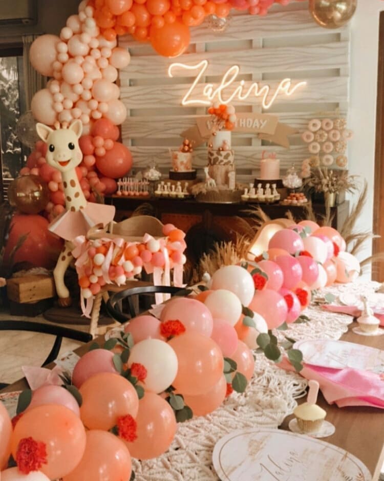 7 Potret meriah ultah putri Raisa, wajahnya bikin penasaran