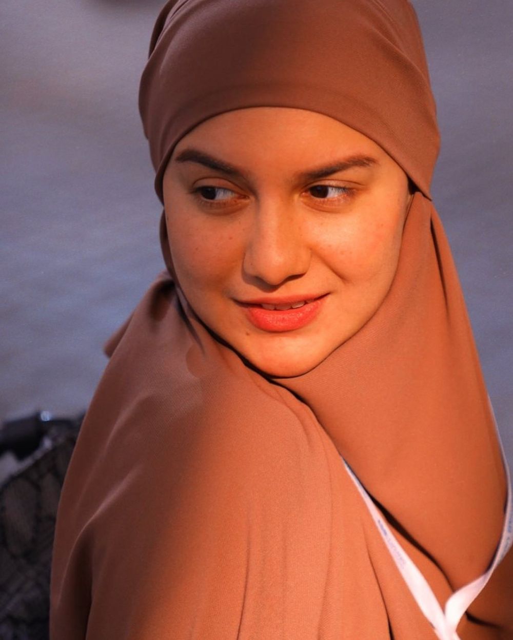 Hamil muda, ini 8 momen Irish Bella dan Ammar Zoni jalani umrah