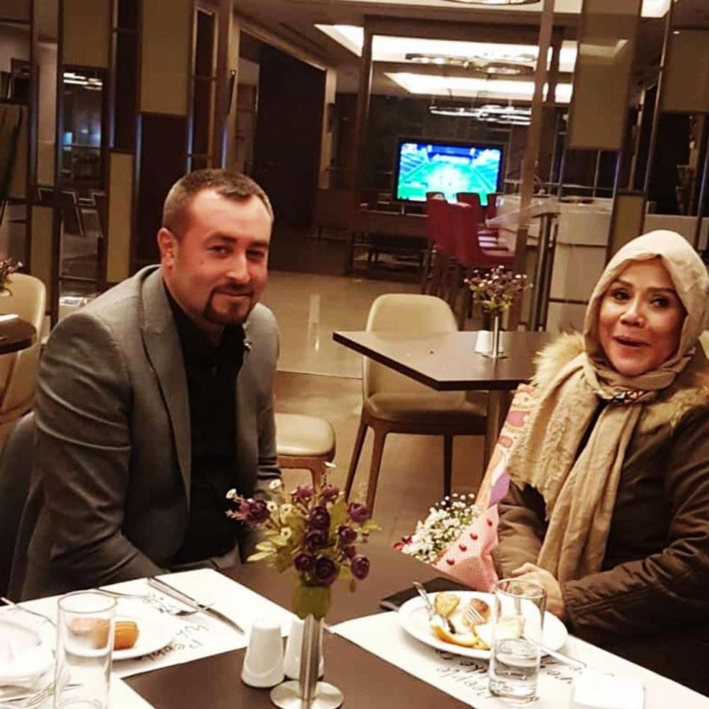 6 Potret ibunda Vicky Prasetyo, sebentar lagi jadi istri bule Turki