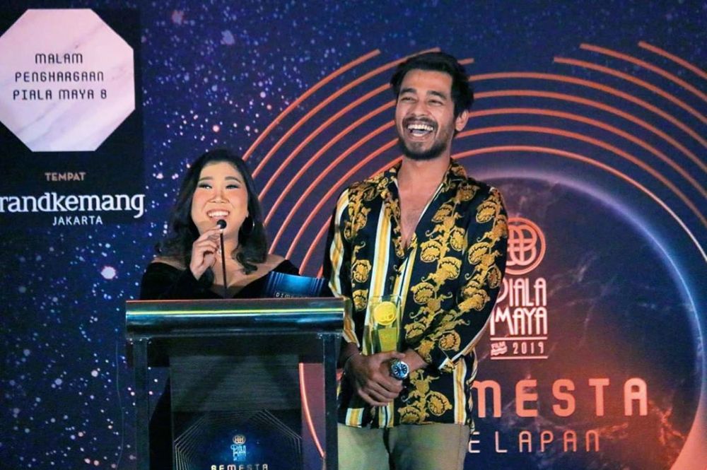 6 Momen mesra Kiky Saputri bareng seleb ganteng, bikin iri