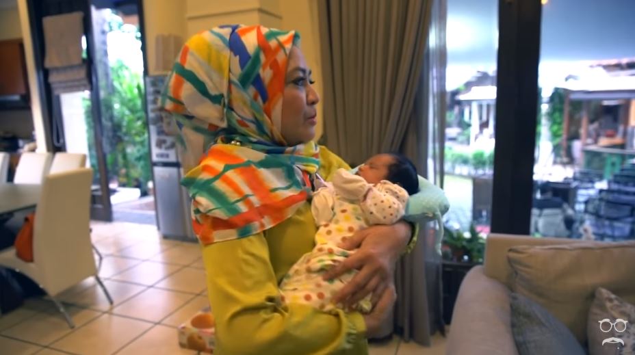 8 Penampakan rumah Rano Karno, halamannya luas nan asri