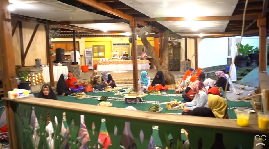 8 Penampakan rumah Rano Karno, halamannya luas nan asri