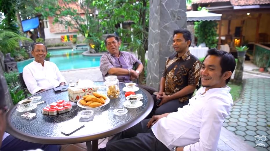 8 Penampakan rumah Rano Karno, halamannya luas nan asri