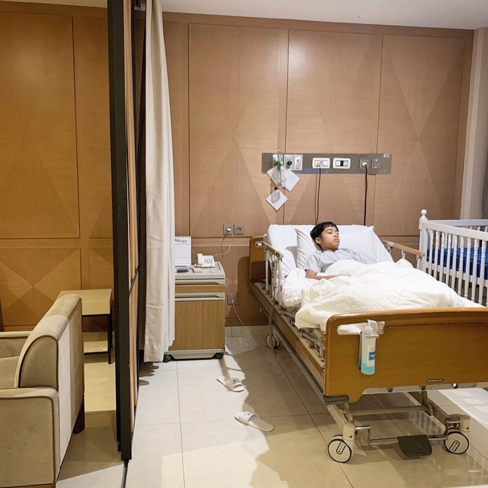 Harga kamar Betrand Putra Onsu saat sunat ini bak hotel bintang 5