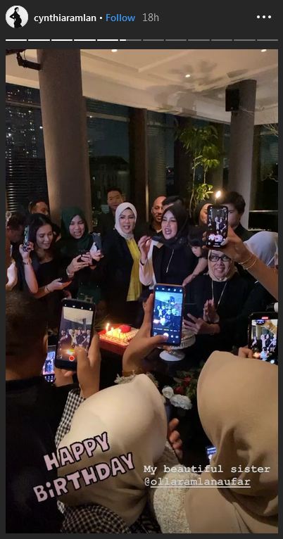 8 Potret perayaan ultah ke-40 Olla Ramlan, tema hitam putih