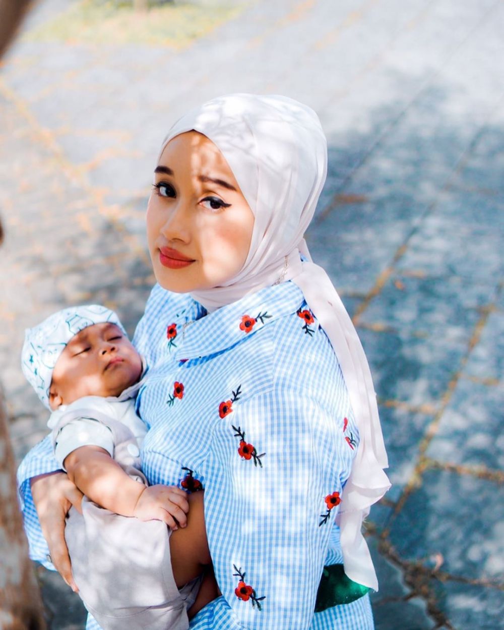 10 Potret Nabila, hijabers viral mirip Ariana Grande