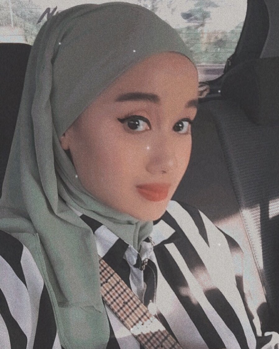 10 Potret Nabila, hijabers viral mirip Ariana Grande