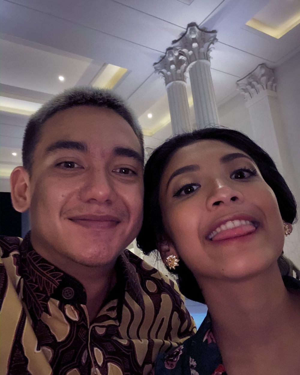 10 Momen mesra Adipati Dolken dan Canti Tachril, mulai go public