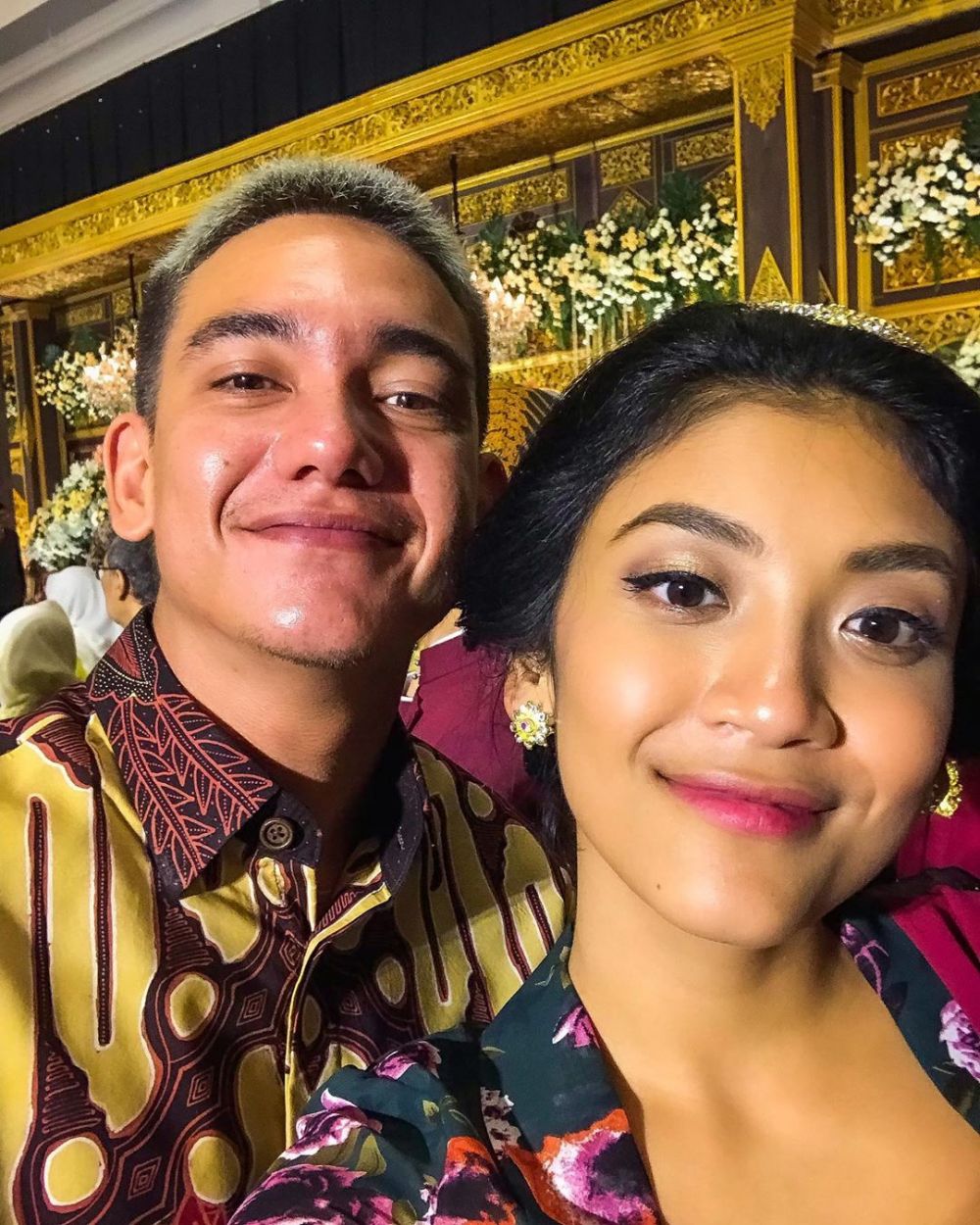 10 Momen mesra Adipati Dolken dan Canti Tachril, mulai go public