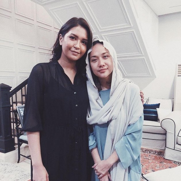 Momen 8 seleb hadiri tahlilan Ashraf Sinclair, beri dukungan ke BCL