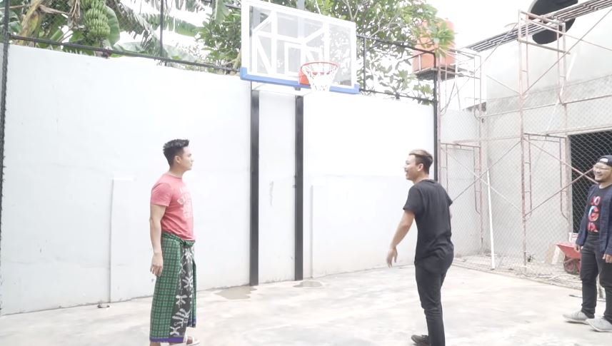 11 Potret kantor produksi vlog Baim Wong, luas & cozy abis