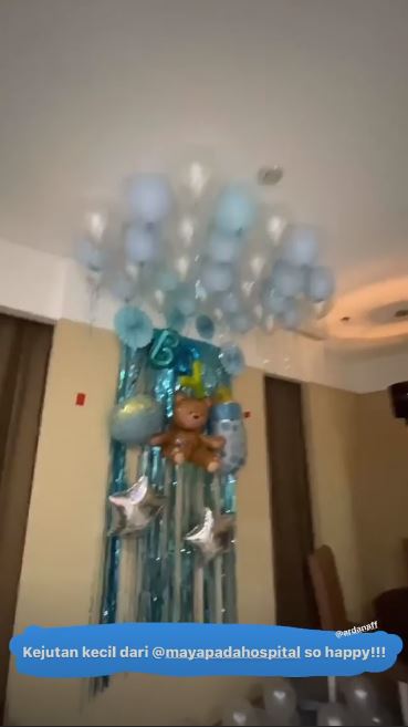 6 Potret kelahiran anak kedua Tantri Kotak, lahir di tanggal cantik