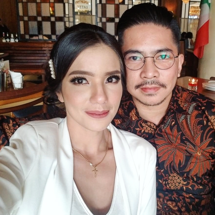 5 Fakta pernikahan kedua Sheila Marcia dengan Dimas Akira