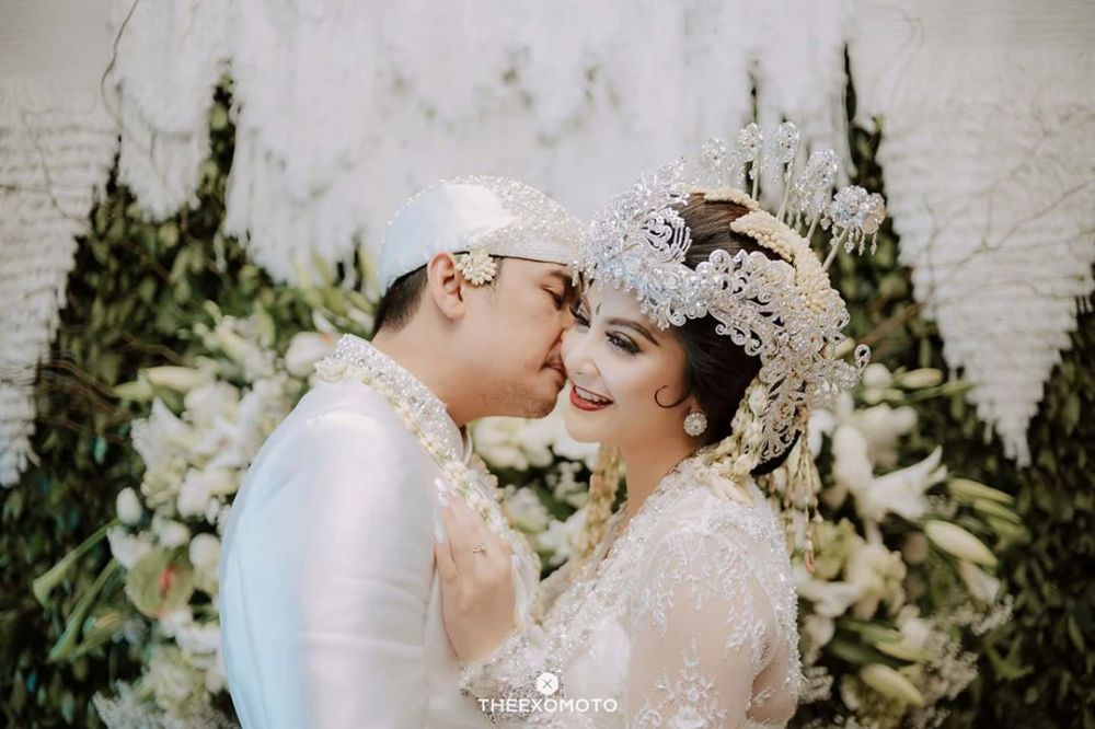 10 Potret pernikahan Tiwi eks T2 dan Arsyad, digelar tertutup