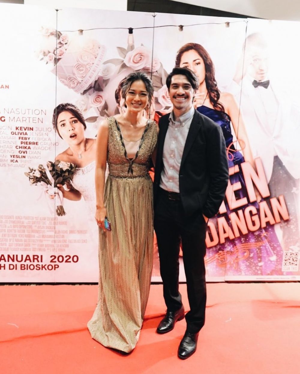 7 Seleb jarang pamer kemesraan bareng pasangan di media sosial