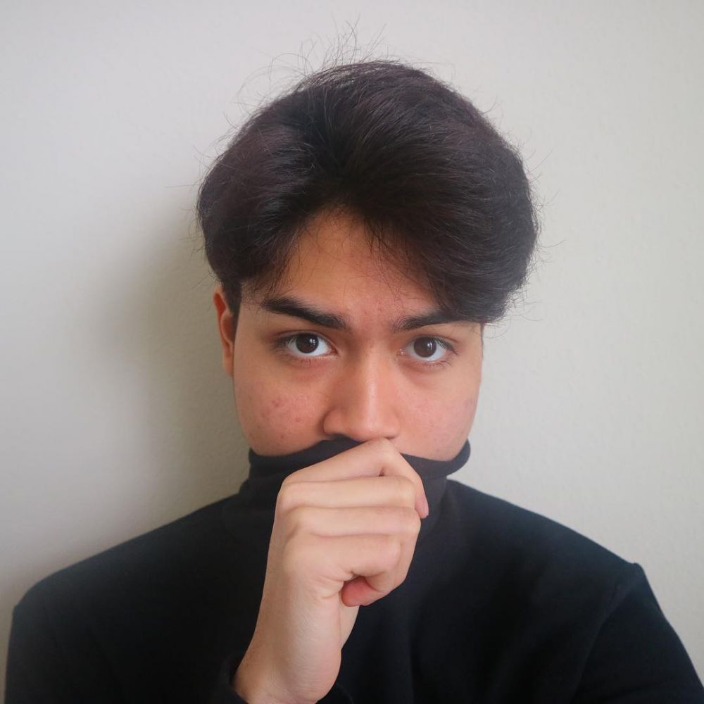 9 Potret ganteng Maghara, putra Adipura yang jarang tersorot