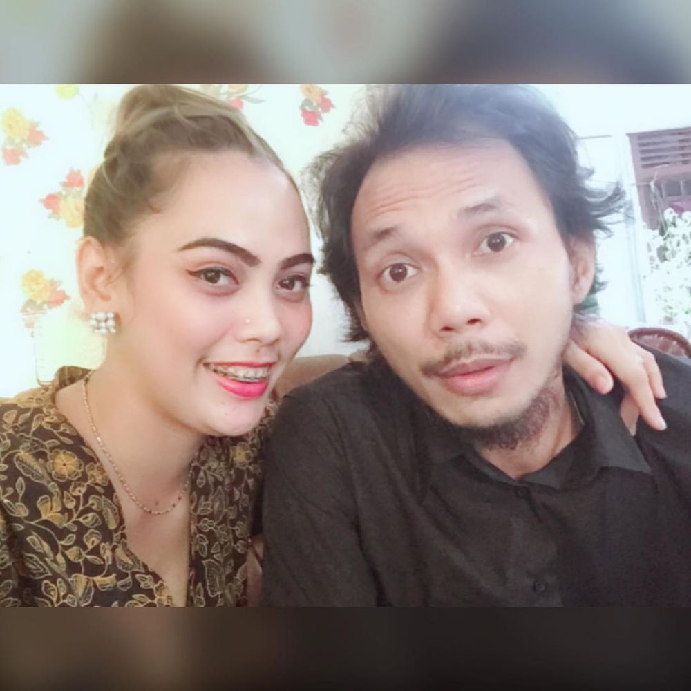 9 Potret terbaru Norman Kamaru dan istri kedua, jarang tersorot