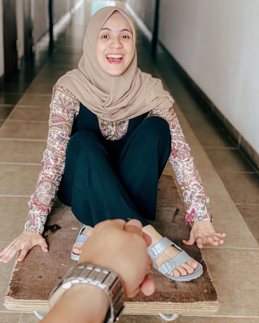 Jadi anak tunggal, 7 seleb cantik ini dikenal mandiri