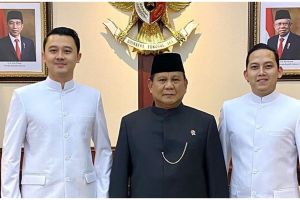 Cerita di balik ekspresi Prabowo diam tapi menggerutu bareng ajudan
