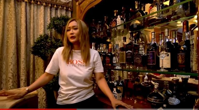Koleksi botol miras dinyinyir warganet, ini respons Inul Daratista