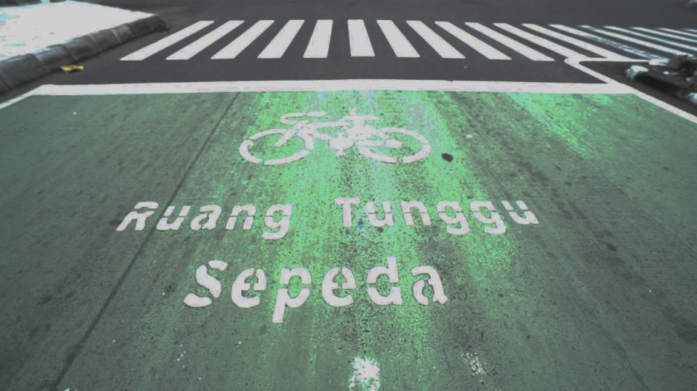 Mengenal warna marka jalan dan fungsinya