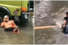 7 Kelakuan kocak orang saat terkena banjir, bikin geleng kepala