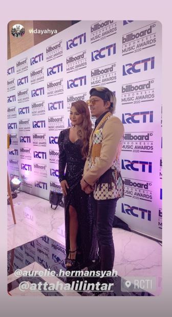 7 Potret kompak Atta Halilintar & Aurel di Billboard Music Awards