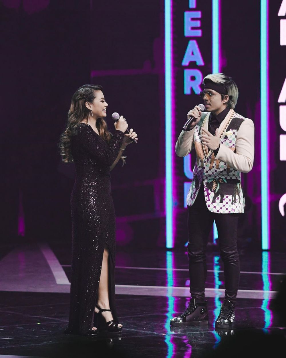 7 Potret kompak Atta Halilintar & Aurel di Billboard Music Awards