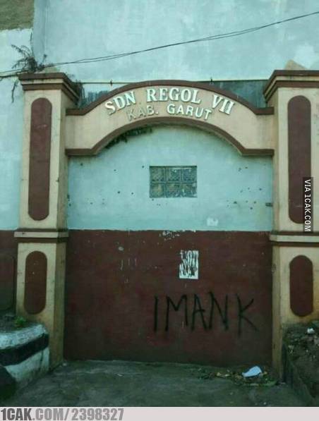 10 Kreasi nyeleneh pagar rumah ini bikin pengen ketawa