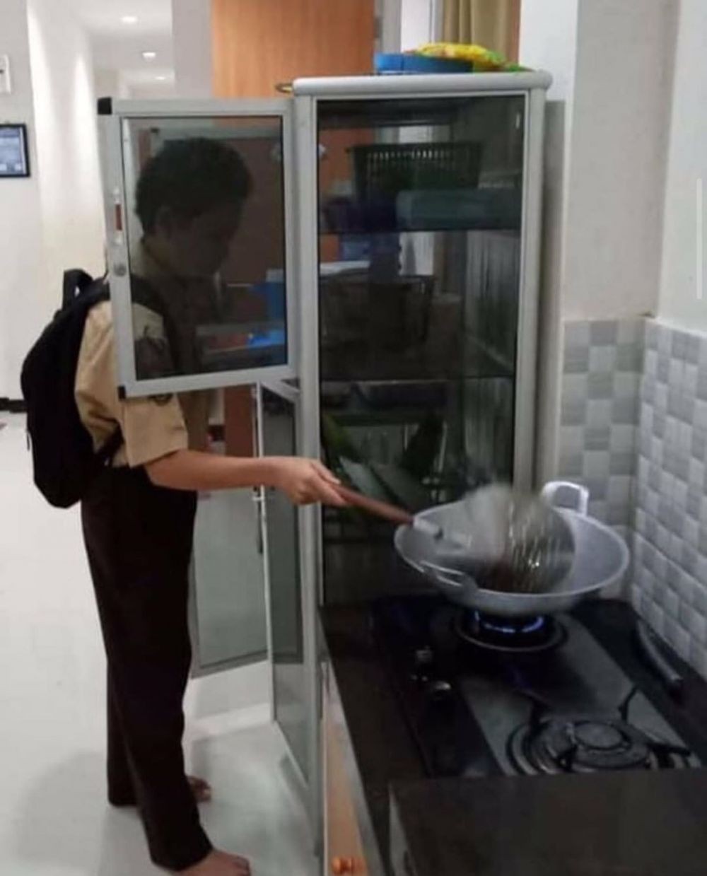 13 Aksi orang belajar masak ini hasilnya bikin geleng kepala