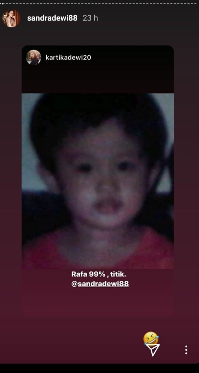 Potret masa kecil Sandra Dewi disebut mirip Raphael Moeis