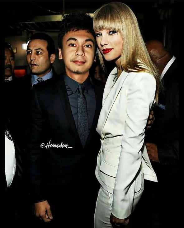 Foto editan lucu 7 seleb bareng artis idola, hasilnya kocak