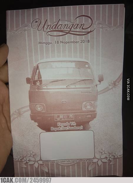 10 Desain undangan pernikahan ini uniknya mengundang senyum tamu