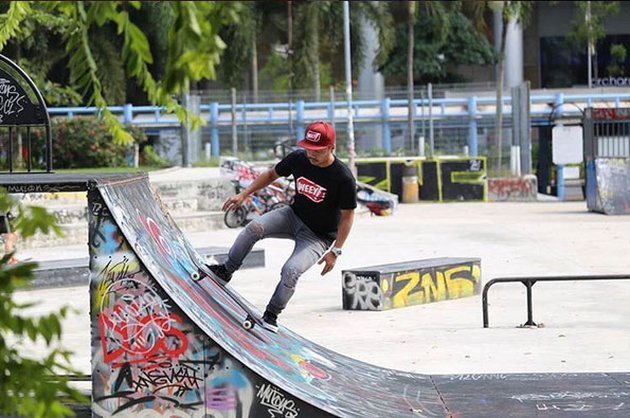 8 Artis Indonesia yang hobi skateboard, ada Dinda Kirana