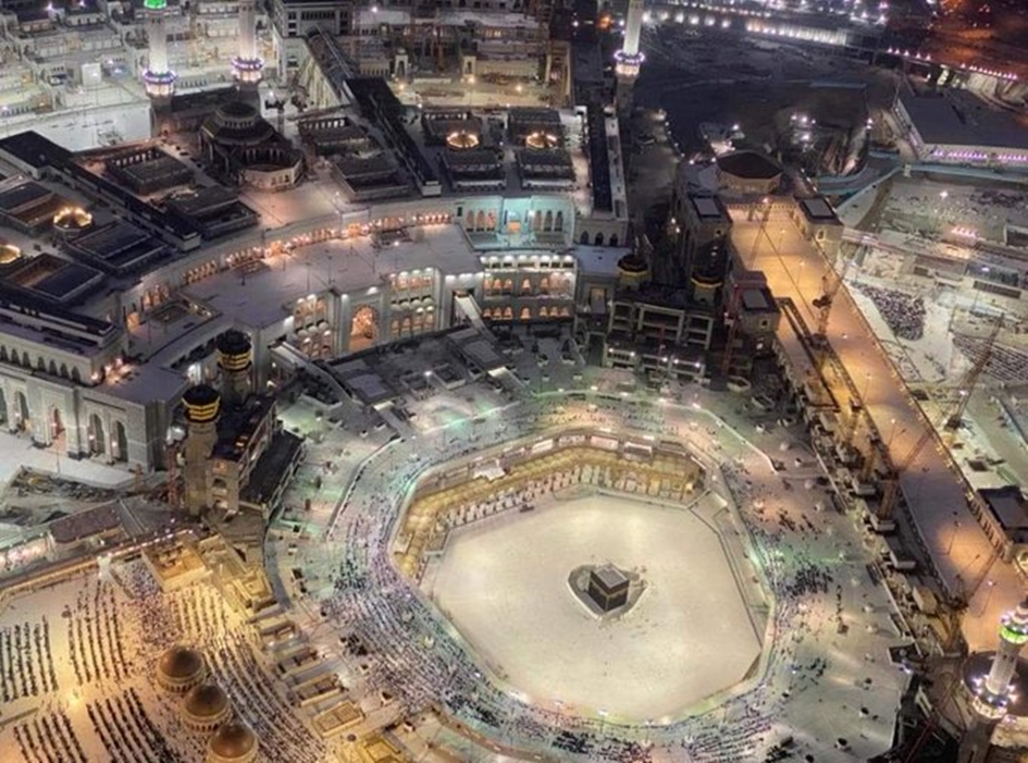 Masjidil Haram dan Masjid Nabawi dibuka kembali usai sterilisasi