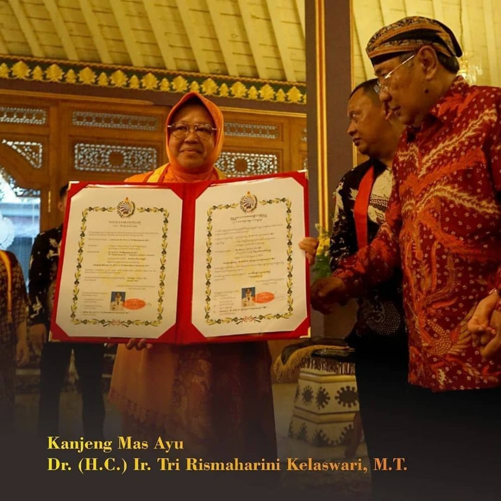 7 Momen Tri Rismaharini terima gelar bangsawan dari Keraton Surakarta