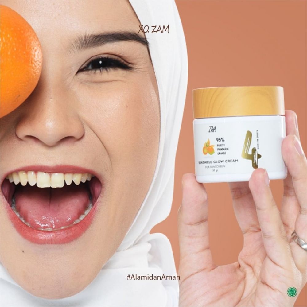 Nggak cuma jago makeup, 10 artis ini punya brand kosmetik