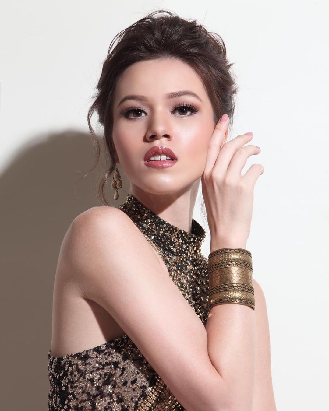 9 Foto Kalista Iskandar finalis Putri Sumbar disorot karena Pancasila