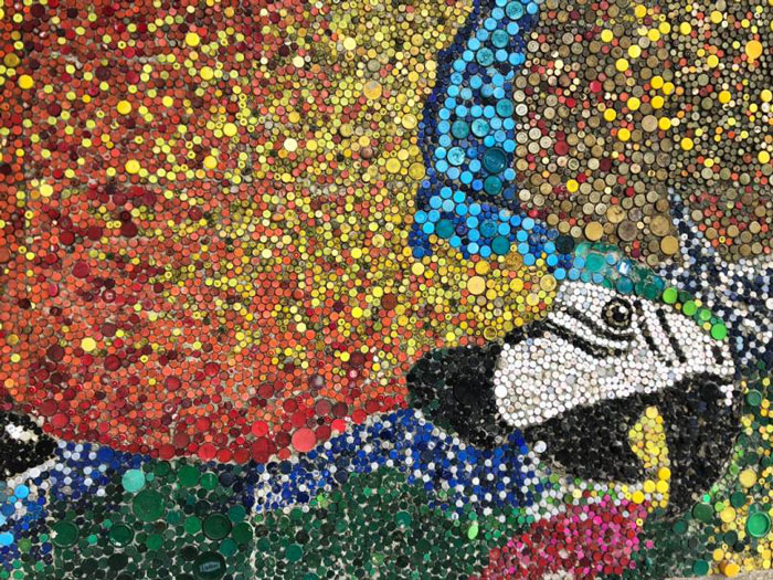 7 Potret mural cantik dari ribuan tutup botol bekas bikin takjub