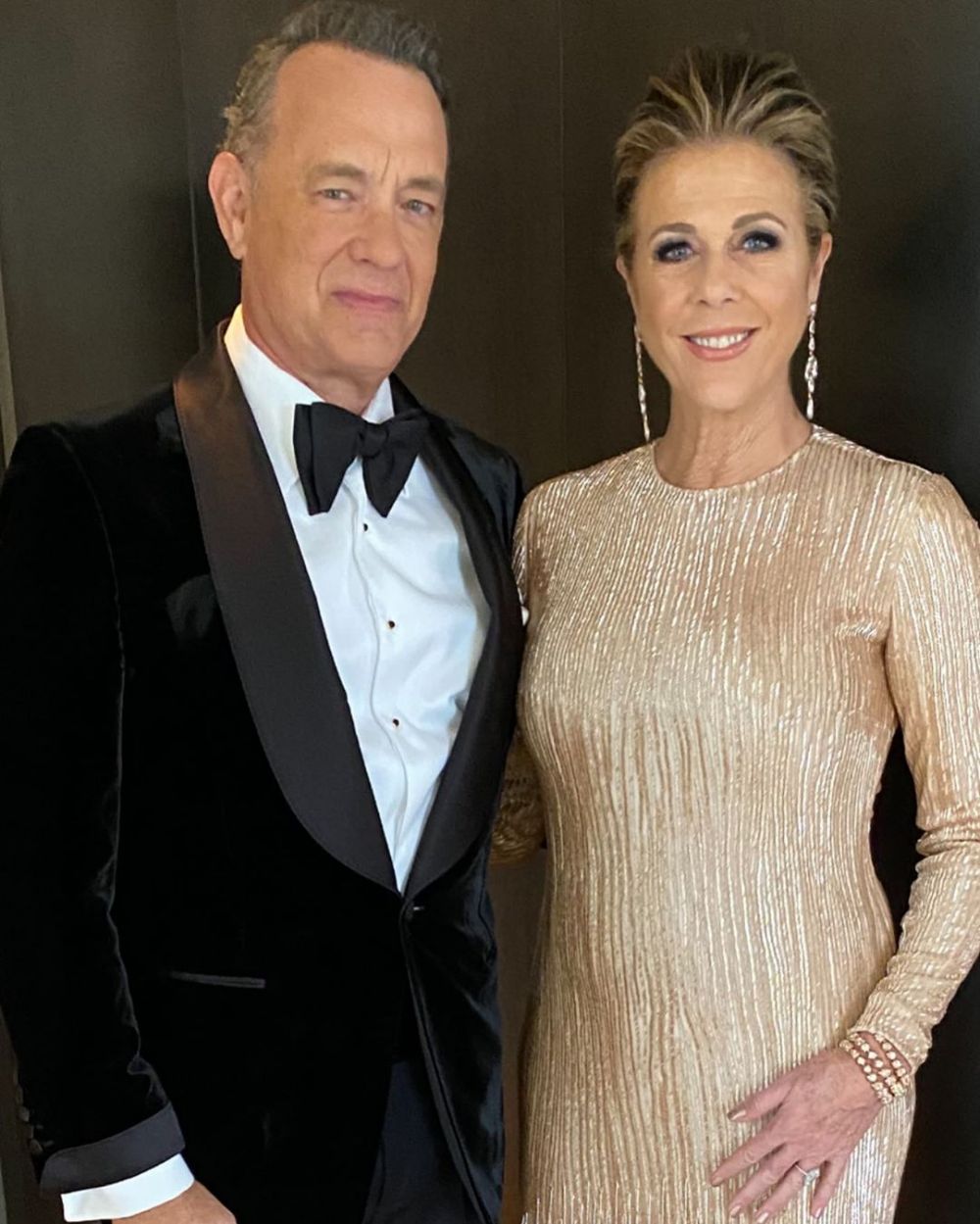7 Momen kebersamaan Tom Hanks & istrinya, selalu romantis