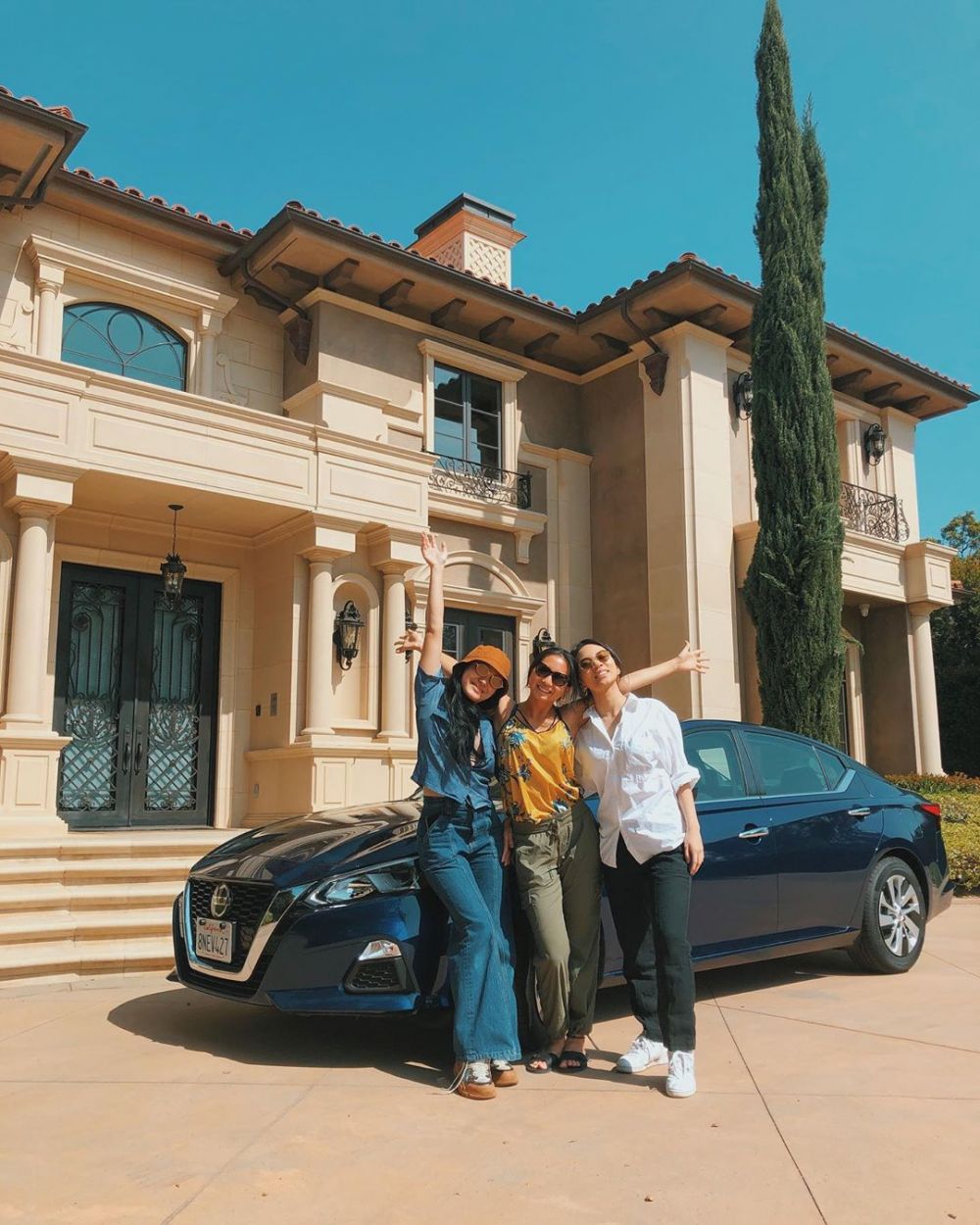 10 Momen liburan Sheryl Sheinafia di California, jumpa vokalis Magic!